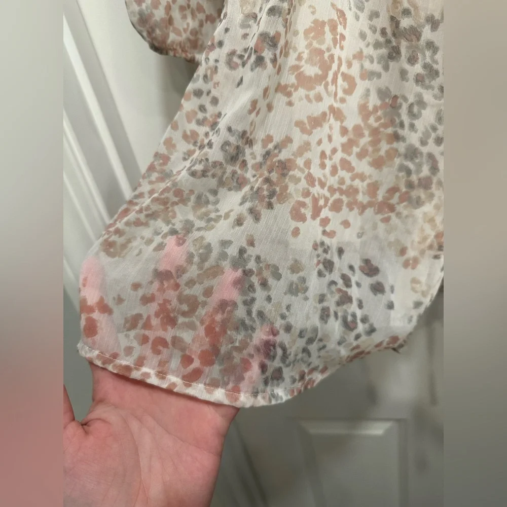 EUC Abercrombie & Fitch L (petite) patterned mini wrap dress - Picture 5 of 6